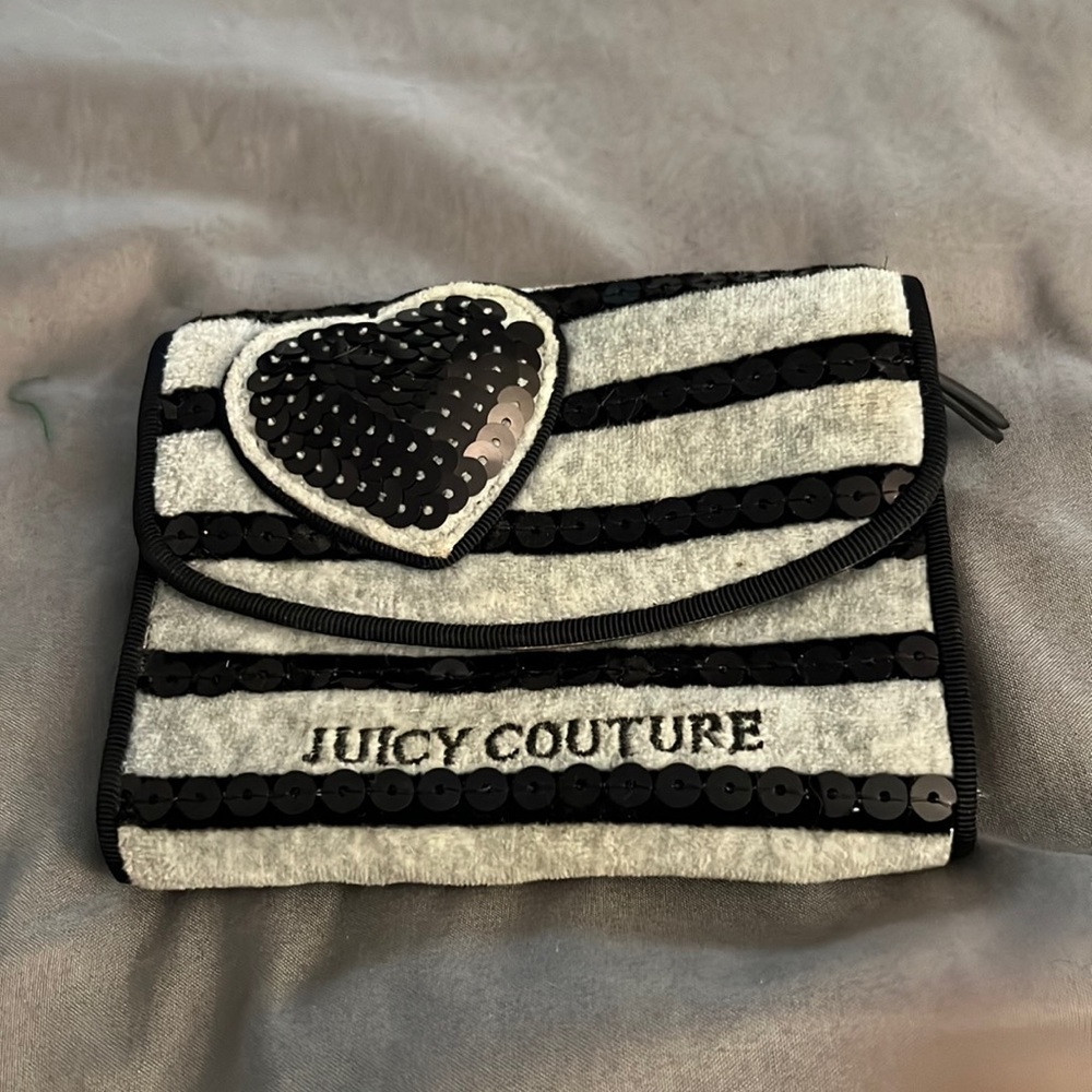 Black and gray card holder